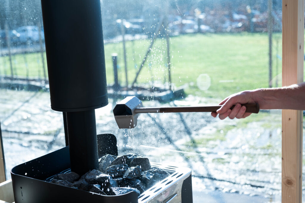 Aufguss_water_regenkelle